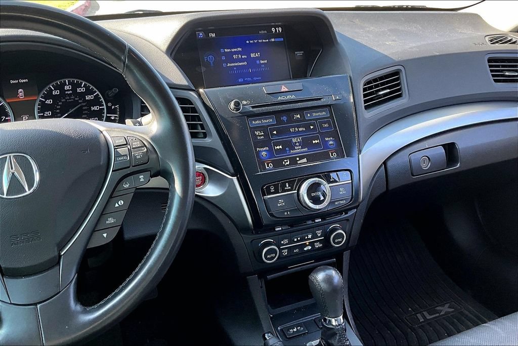 Used 2017 Acura ILX FWD image 8