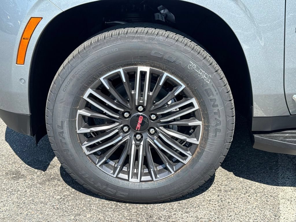 New 2026 GMC Yukon XL Elevation w/ LPO, Floor Liner Package AWD/4WD image 3