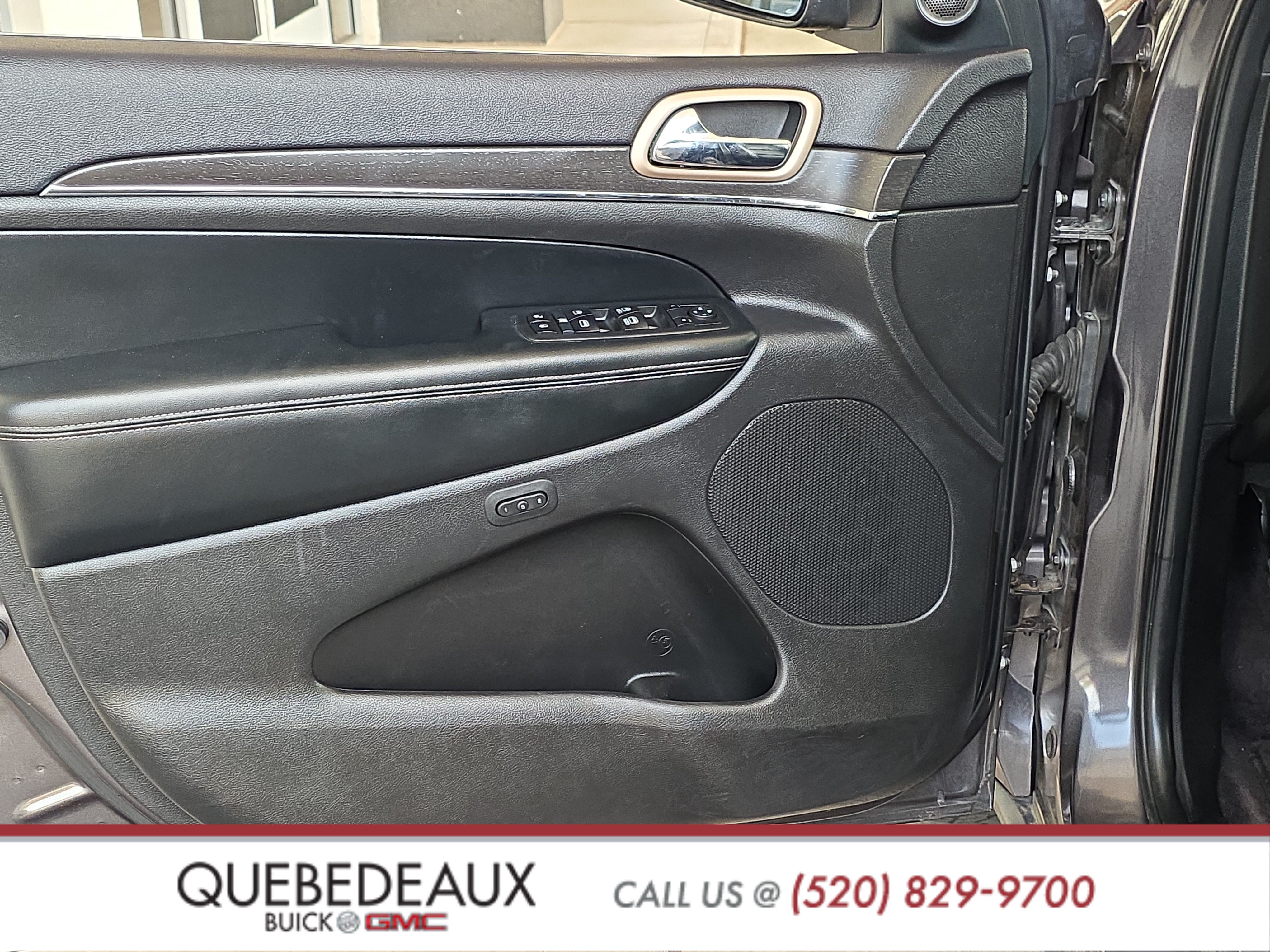 Used 2017 Jeep Grand Cherokee Limited AWD/4WD image 9
