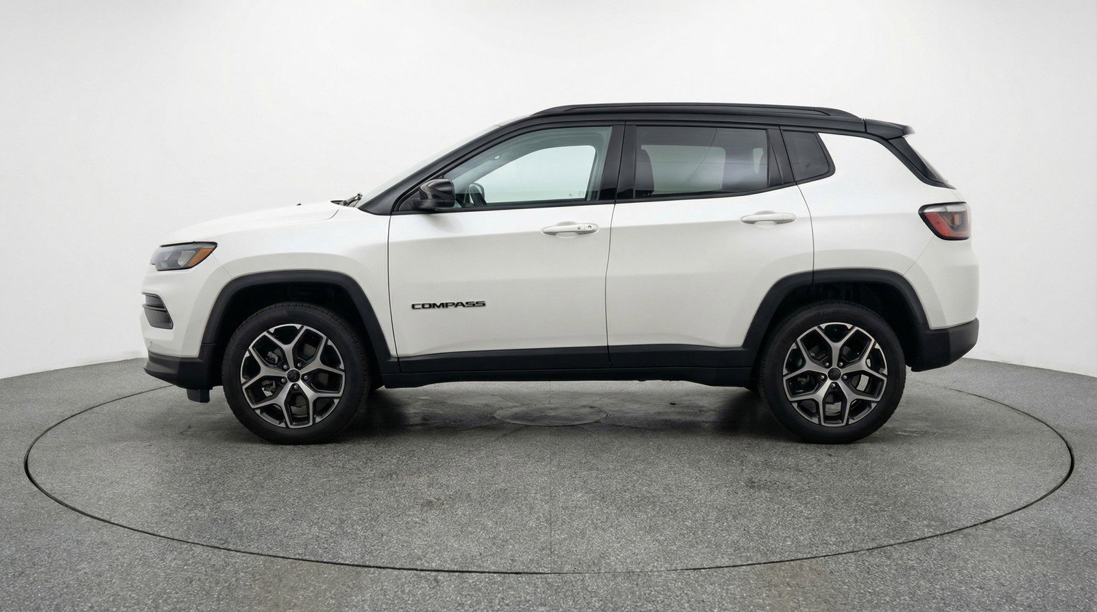 Used 2025 Jeep Compass Limited image 5