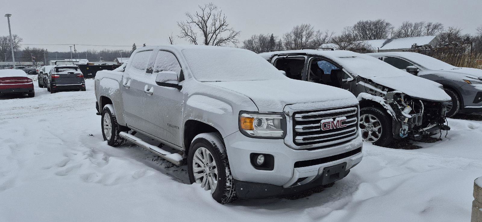 Used 2016 GMC Canyon SLT image 2