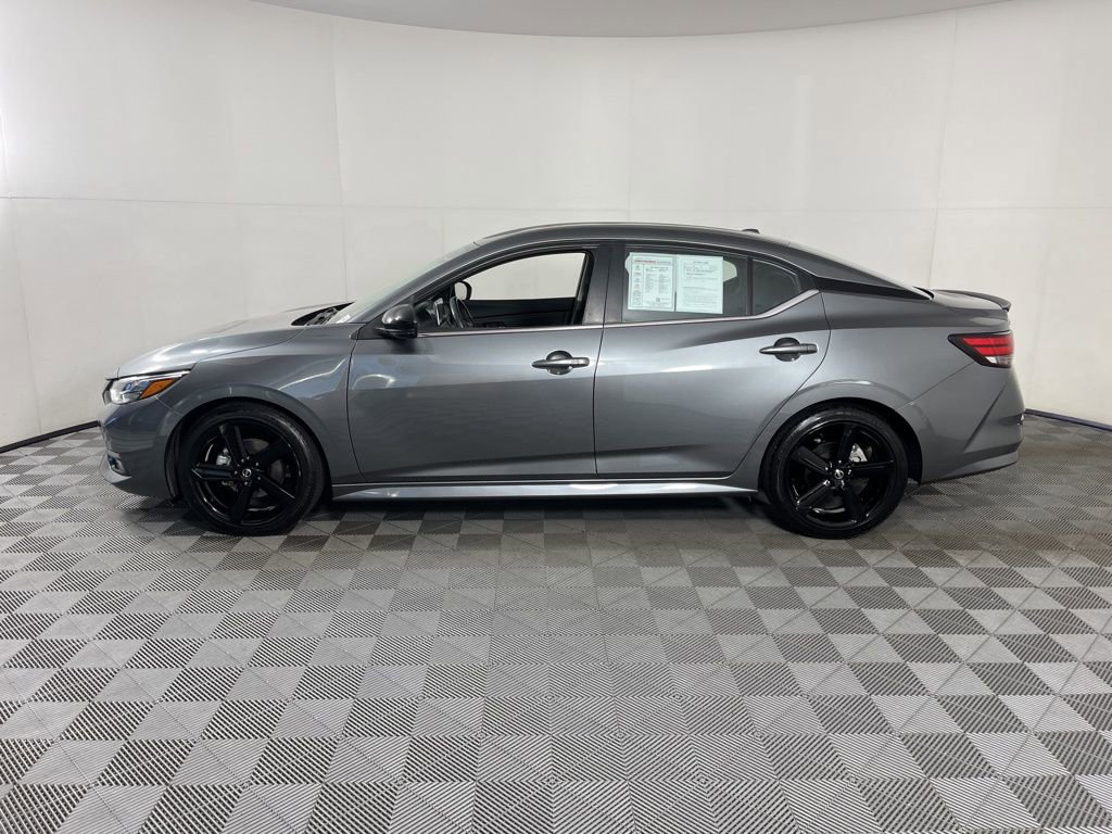 Used 2022 Nissan Sentra SR w/ Electronics Package image 2