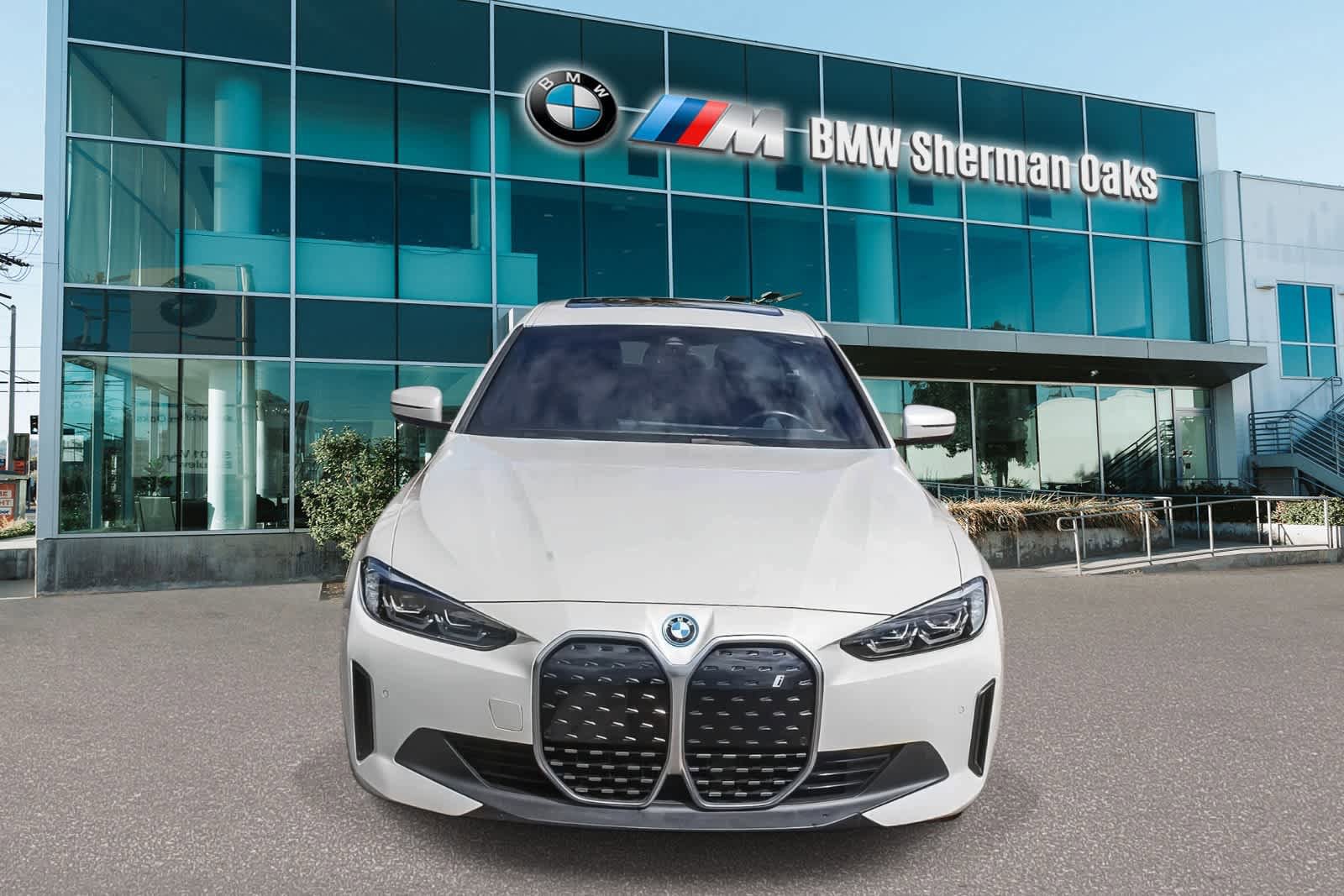 Certified 2023 BMW i4 eDrive35 w/ Premium Package image 2