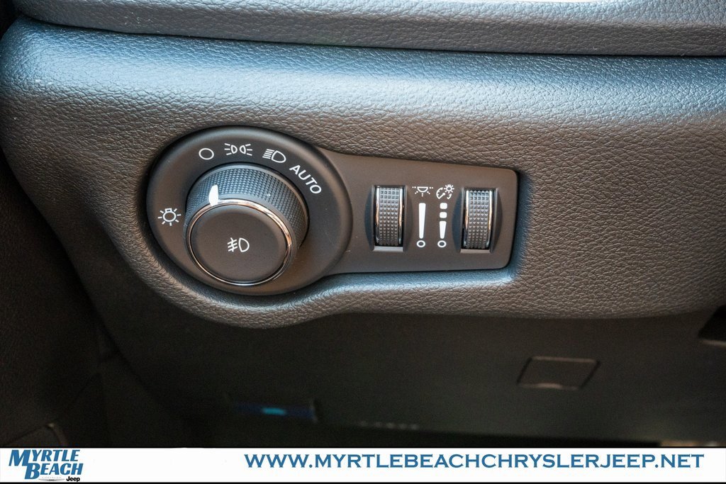 New 2026 Chrysler Pacifica Pinnacle image 29