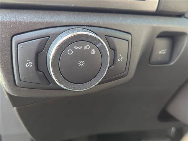 Used 2016 Ford Fusion SE FWD image 11