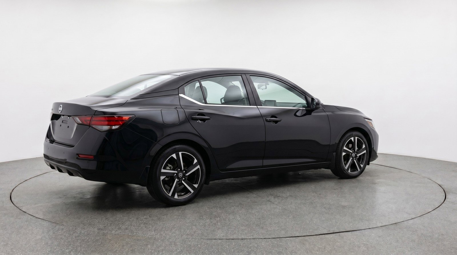 Used 2025 Nissan Sentra SV FWD image 9