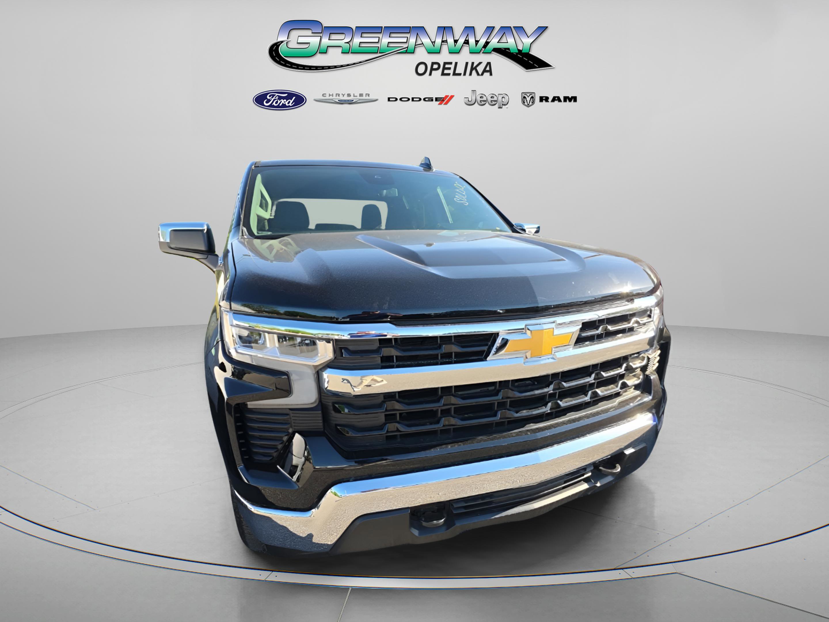 Used 2023 Chevrolet Silverado 1500 LT AWD/4WD image 4