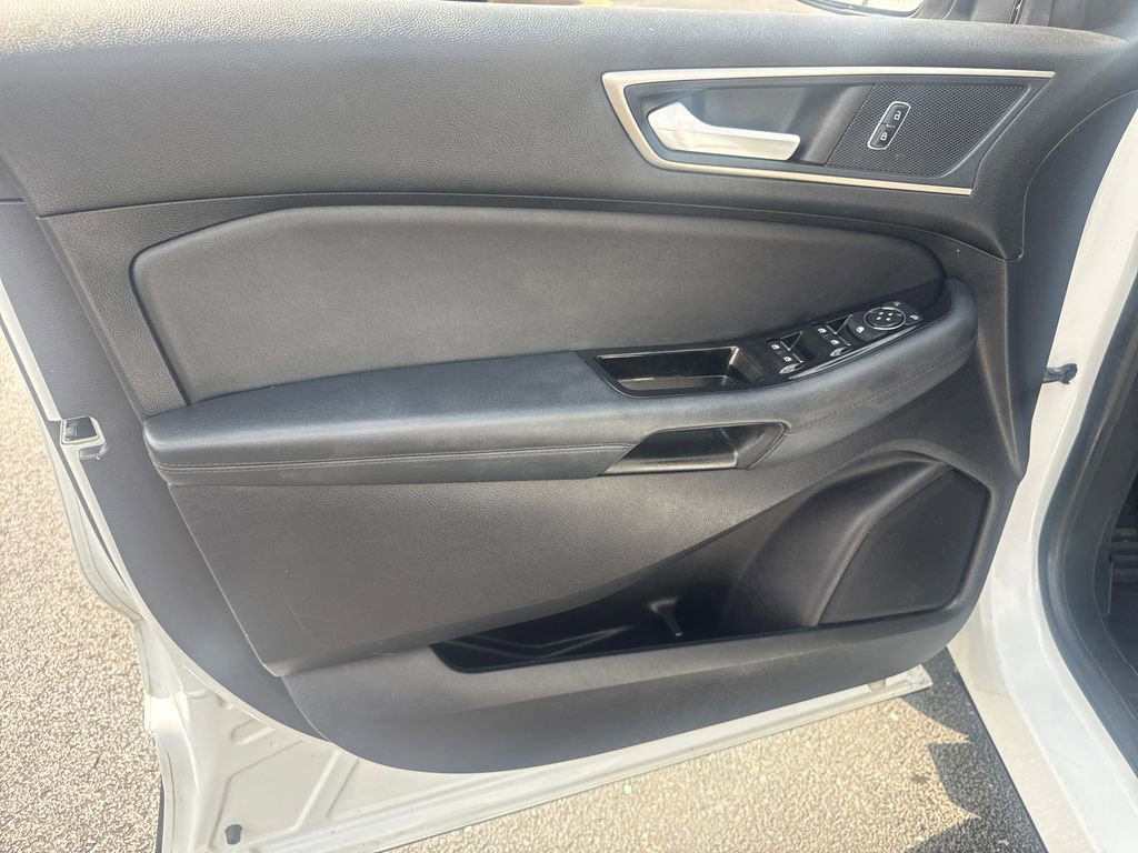 Used 2019 Ford Edge SEL w/ Equipment Group 201A AWD/4WD image 18