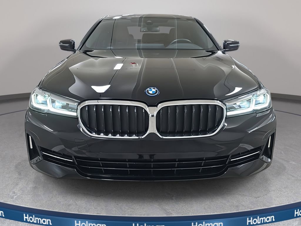 Used 2023 BMW 530e w/ Convenience Package image 3