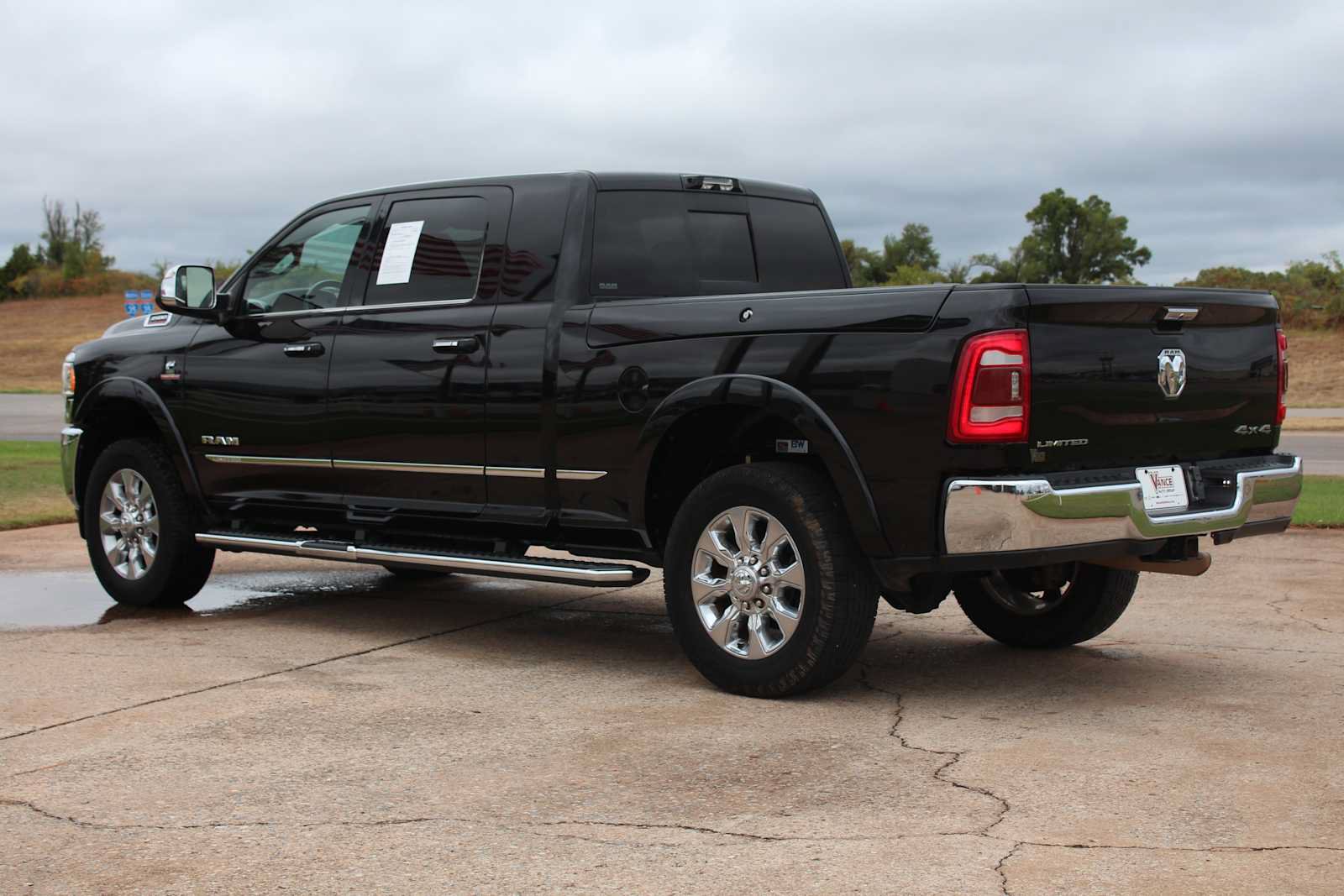 Used 2022 RAM 3500 Limited w/ Towing Technology Group AWD/4WD image 10