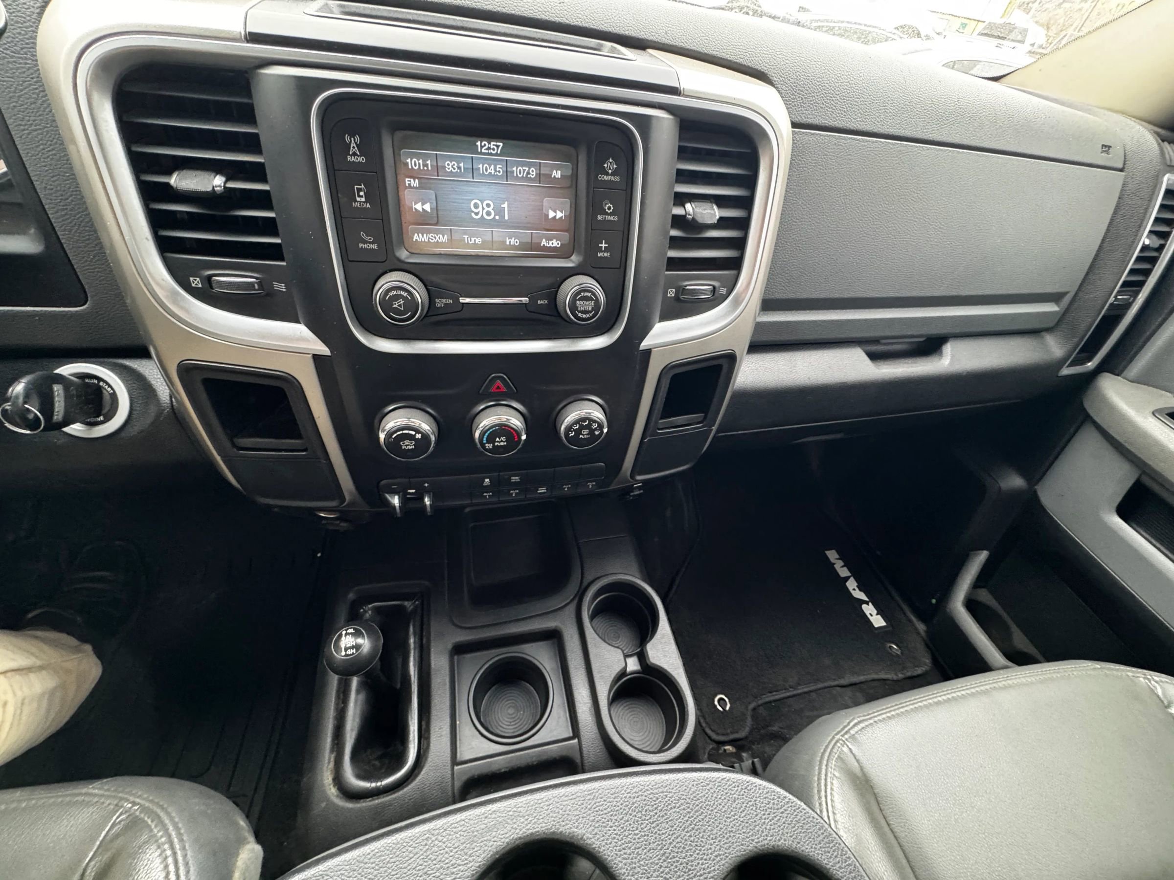 Used 2018 RAM 4500 SLT w/ Quick Order Package 27G SLT image 17