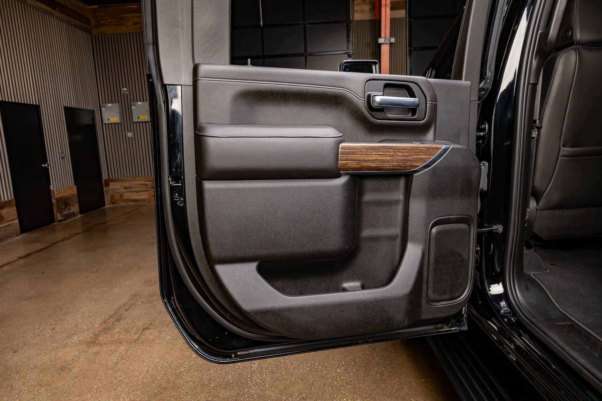 Used 2022 Chevrolet Silverado 3500 High Country image 38