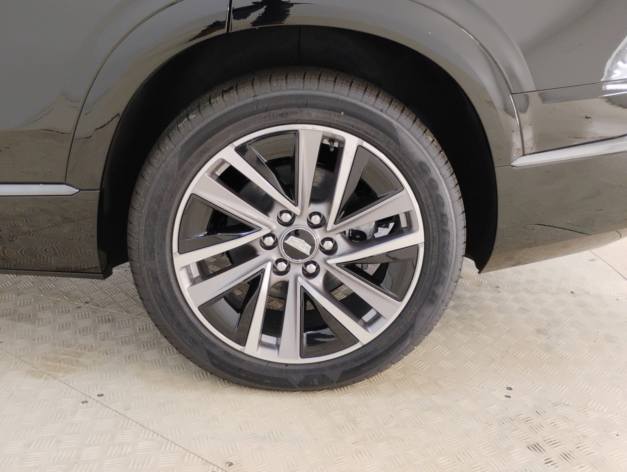 New 2026 Cadillac Vistiq Sport w/ LPO, Floor Liner Package image 33