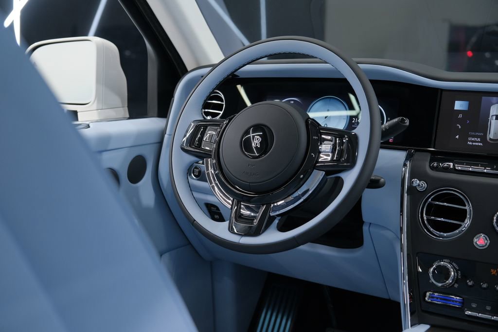 Used 2026 Rolls-Royce Cullinan image 69