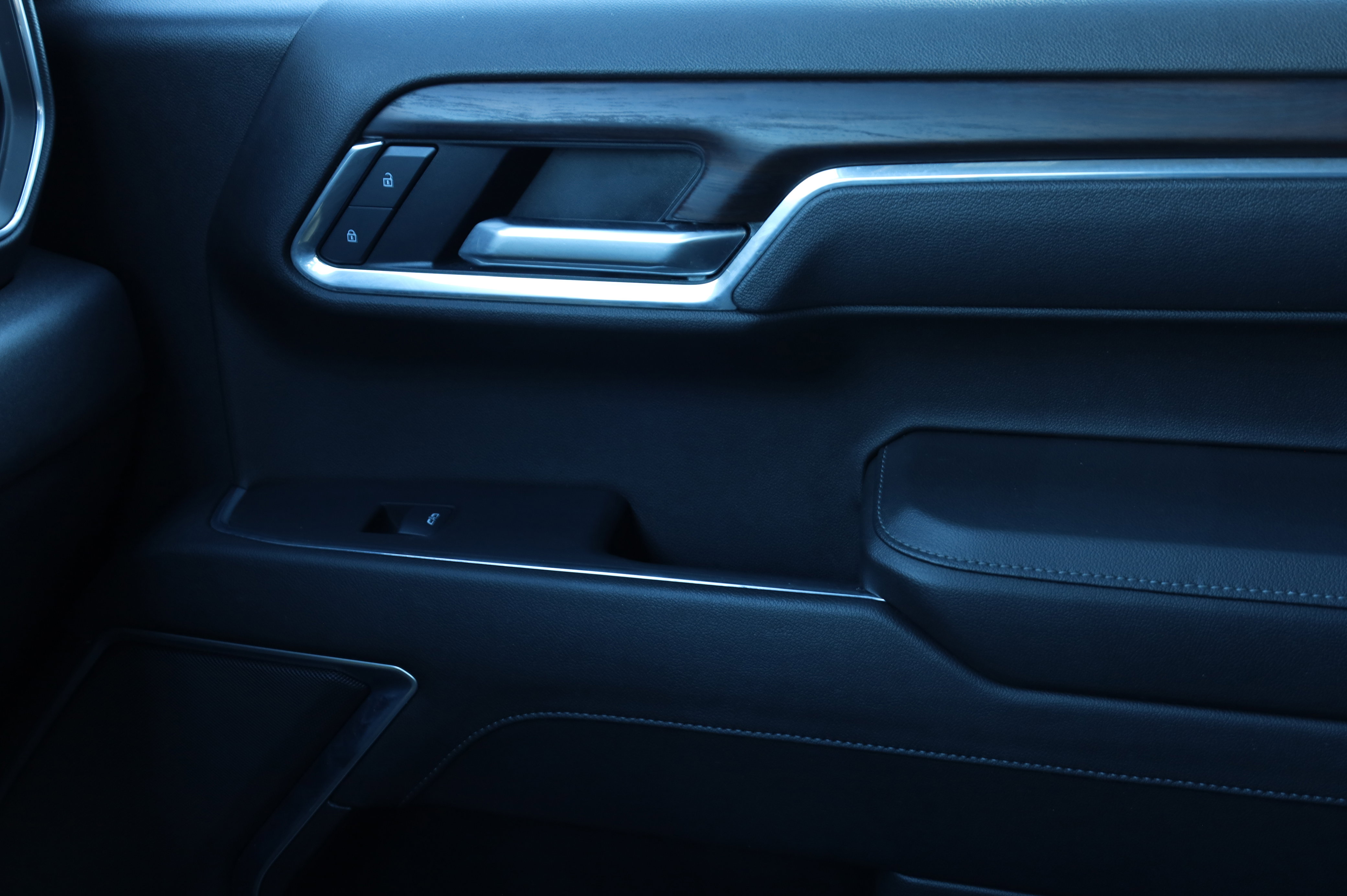 Used 2025 GMC Sierra 1500 SLT image 10