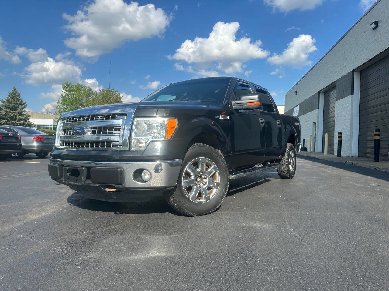 Used 2013 Ford F150 XLT w/ Luxury Equipment Group AWD/4WD image 2