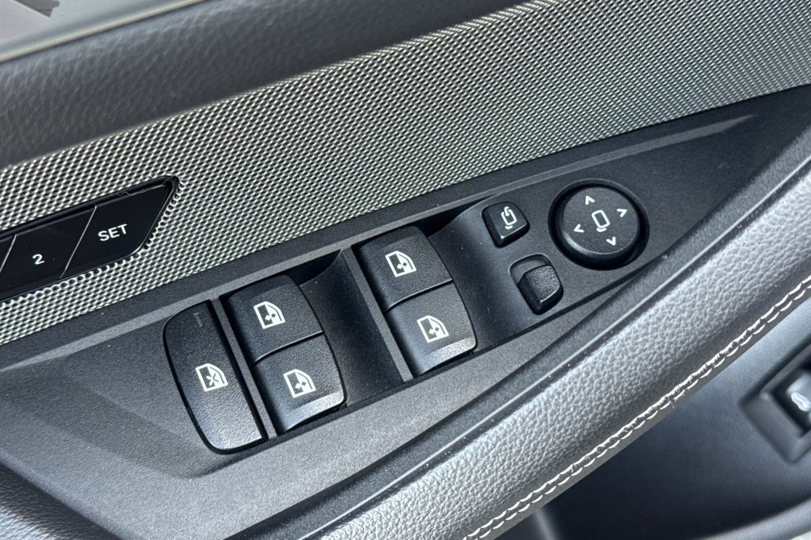 Used 2023 BMW i4 eDrive35 image 12