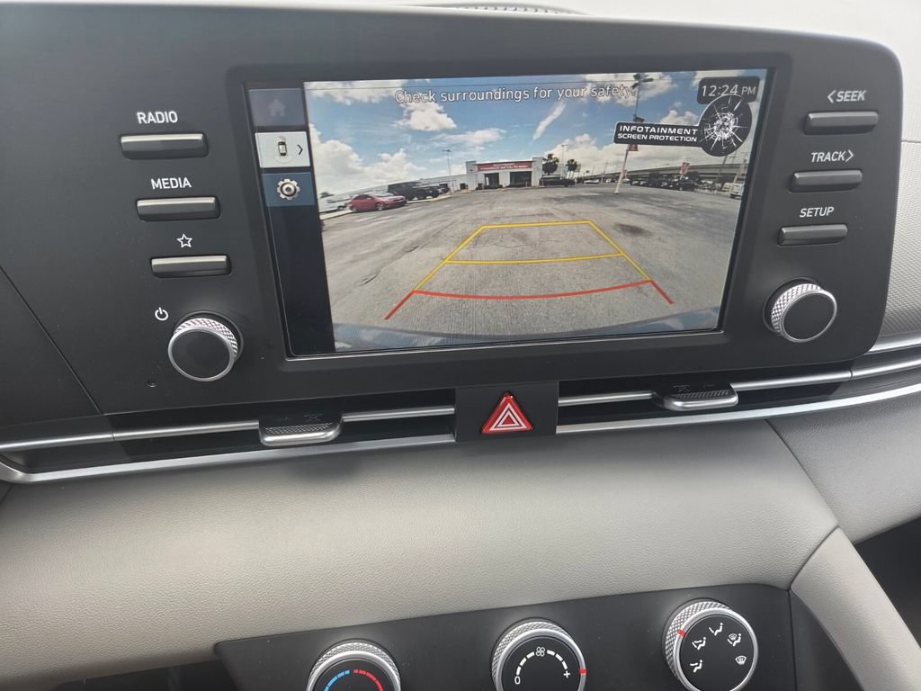 Used 2026 Hyundai Elantra SE FWD image 15