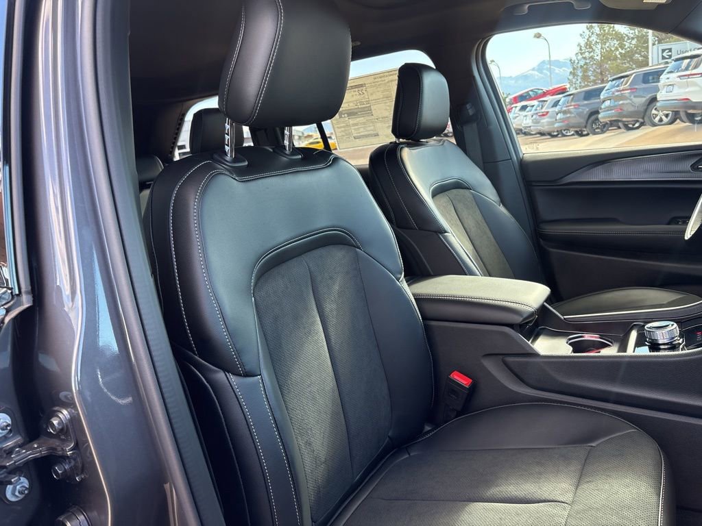 New 2025 Jeep Grand Cherokee Altitude image 26