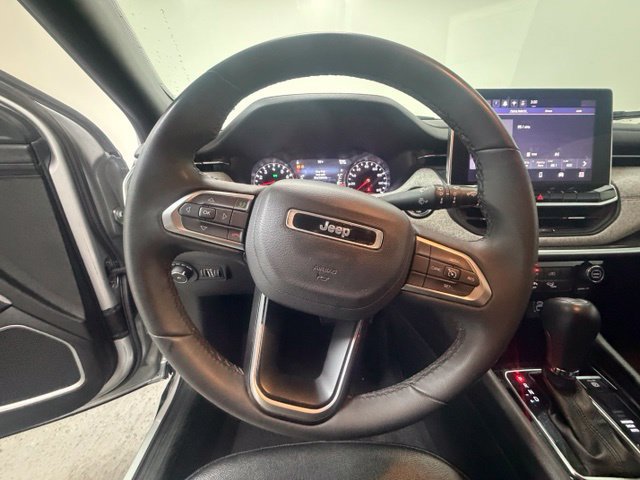 Certified 2024 Jeep Compass Latitude AWD/4WD image 17