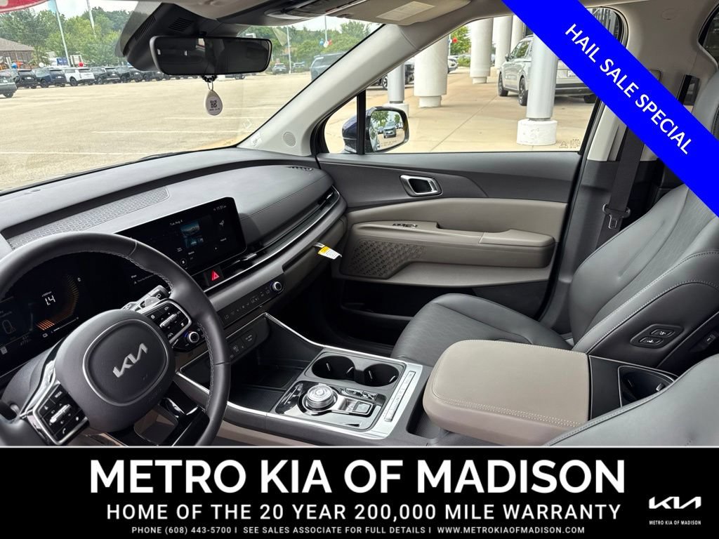 Used 2026 Kia Carnival EX FWD image 14