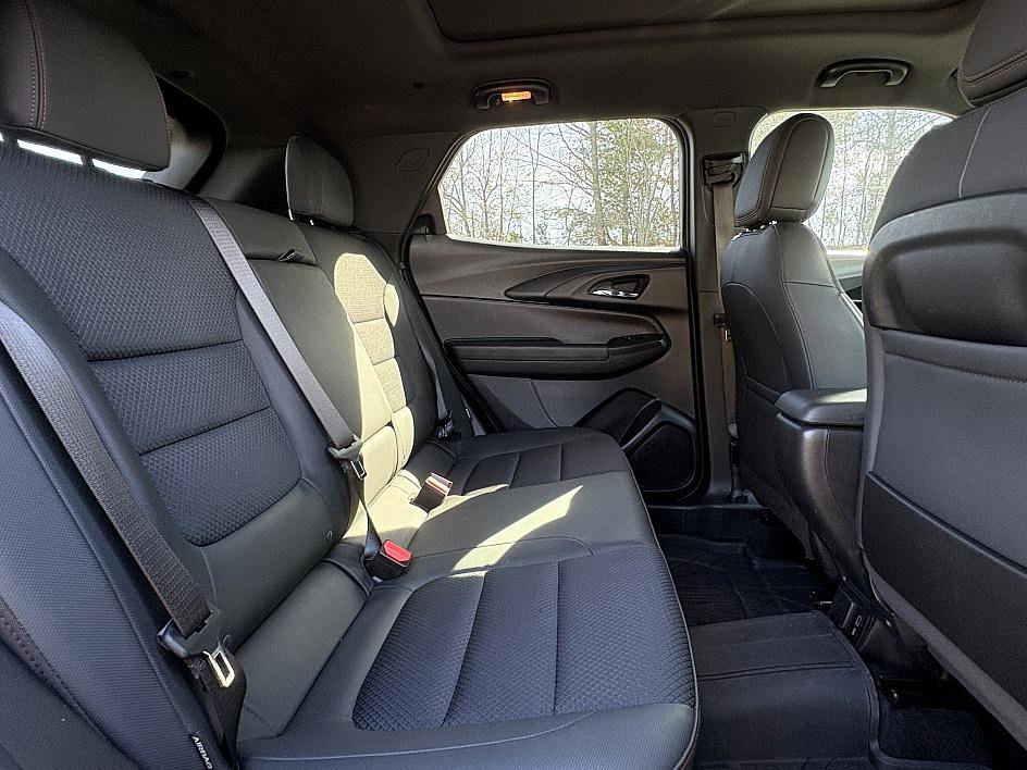 Used 2021 Chevrolet TrailBlazer RS w/ Sun and Liftgate Package image 9