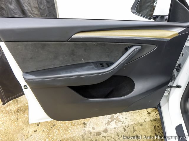 Used 2023 Tesla Model Y Long Range AWD/4WD image 23