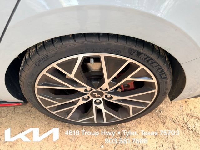 Used 2022 Hyundai Elantra N w/ Preferred Accessory Package FWD image 8