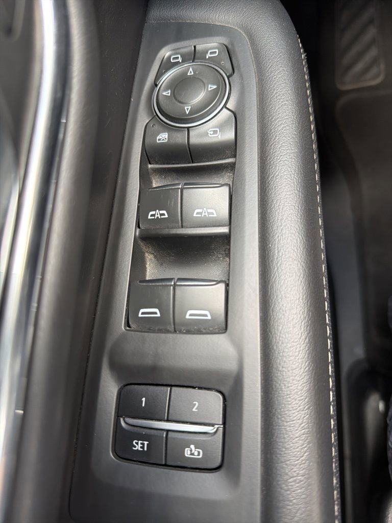 Used 2023 Chevrolet Suburban Premier AWD/4WD image 7