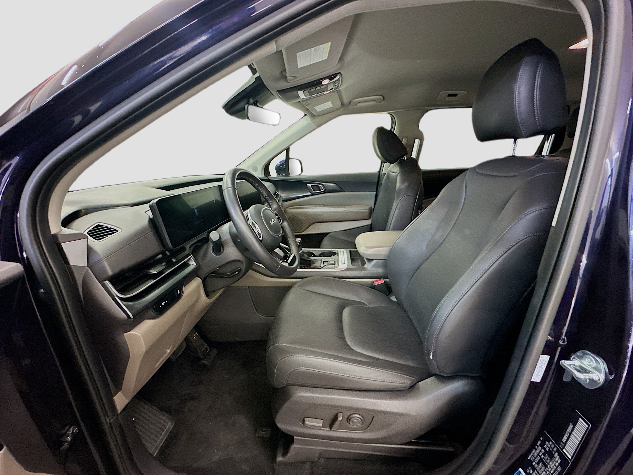 Used 2026 Kia Carnival FWD image 13