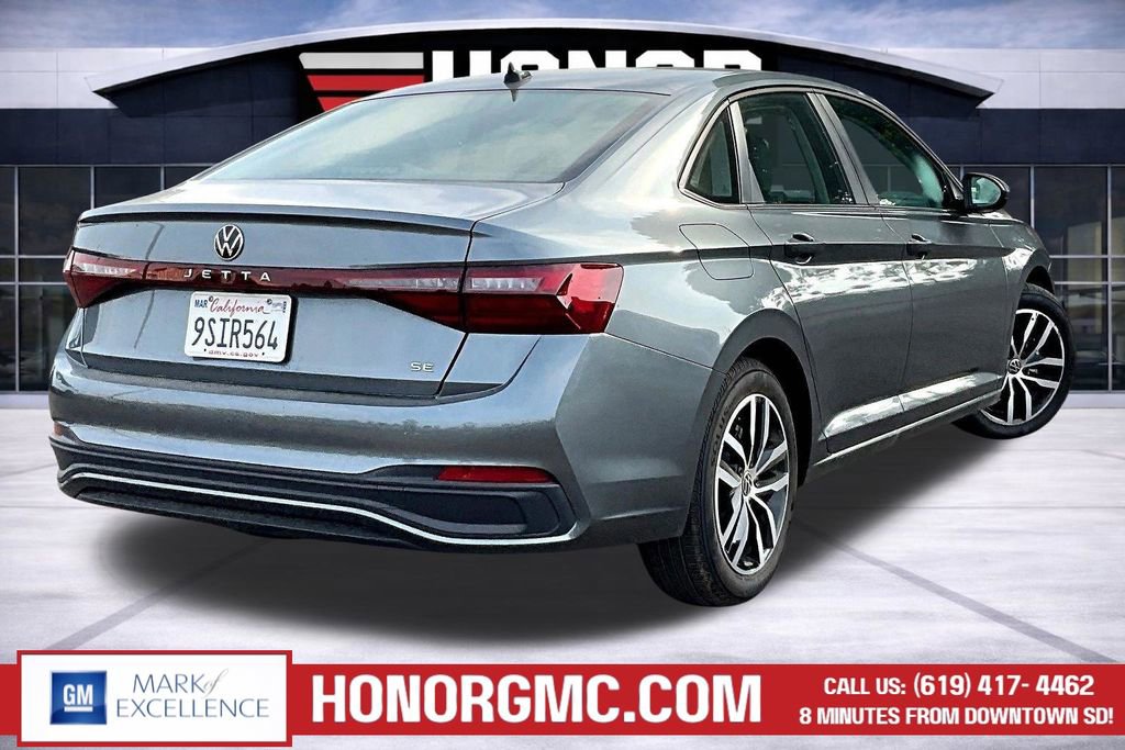 Used 2025 Volkswagen Jetta SE FWD image 6
