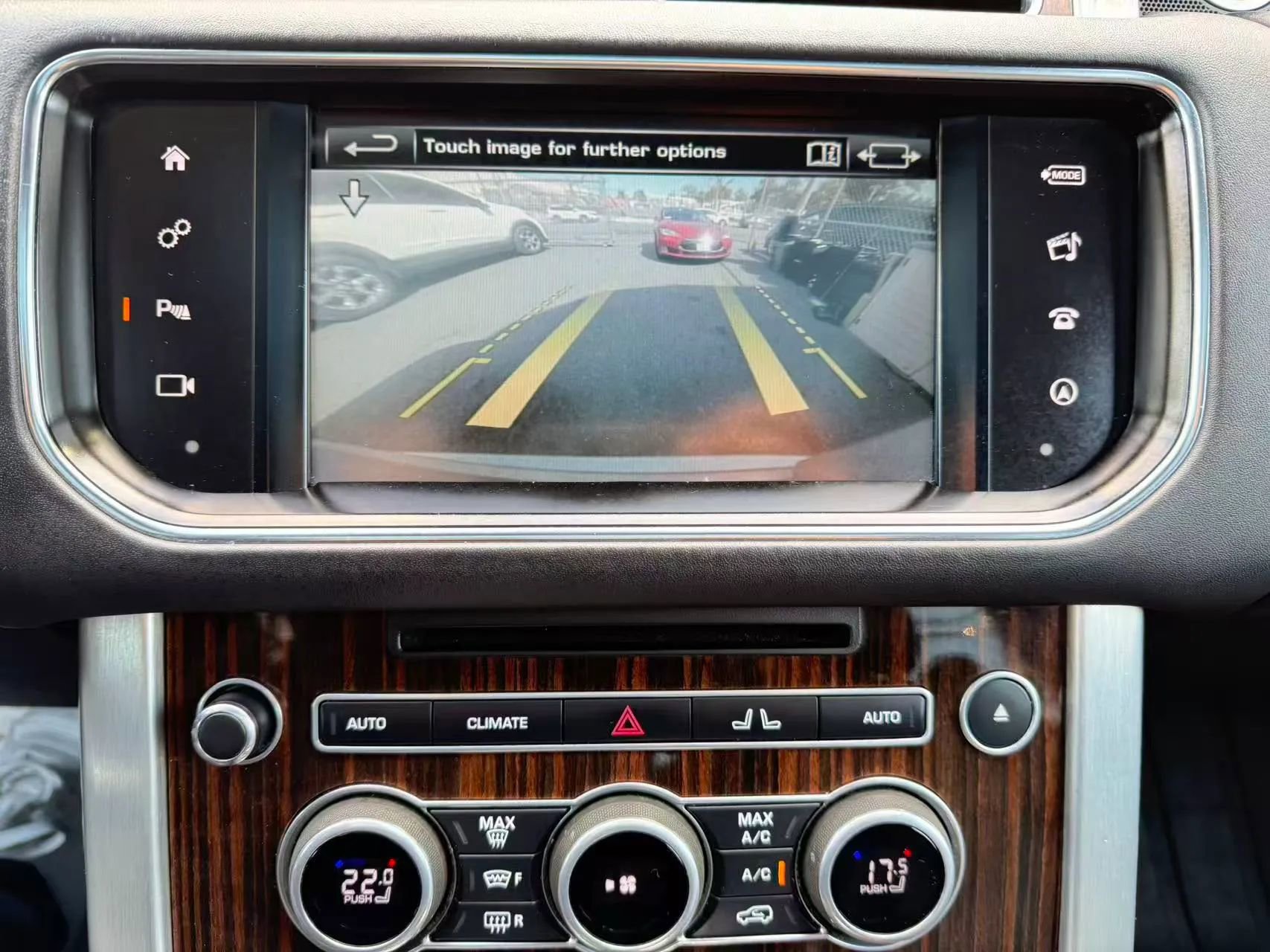 Used 2016 Land Rover Range Rover HSE image 11