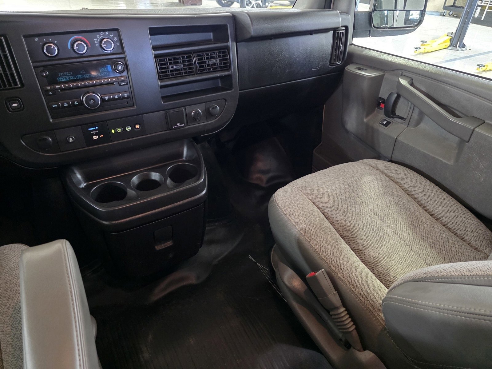 Used 2018 Chevrolet Express 2500 LS w/ Driver Convenience Package image 14