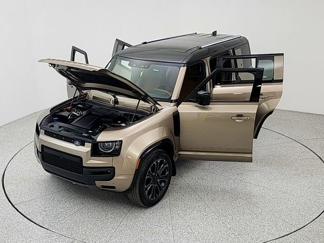 New 2026 Land Rover Defender 110 OCTA AWD/4WD image 21