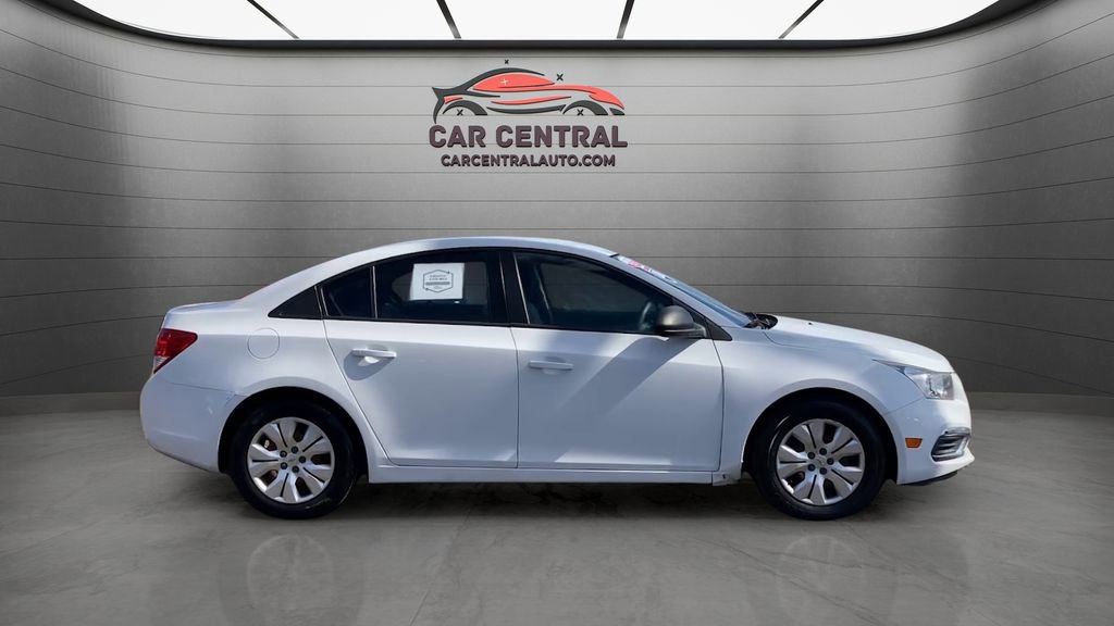 Used 2016 Chevrolet Cruze LS image 6