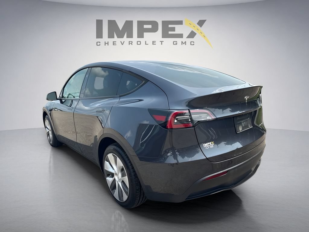 Used 2024 Tesla Model Y Long Range AWD/4WD image 3