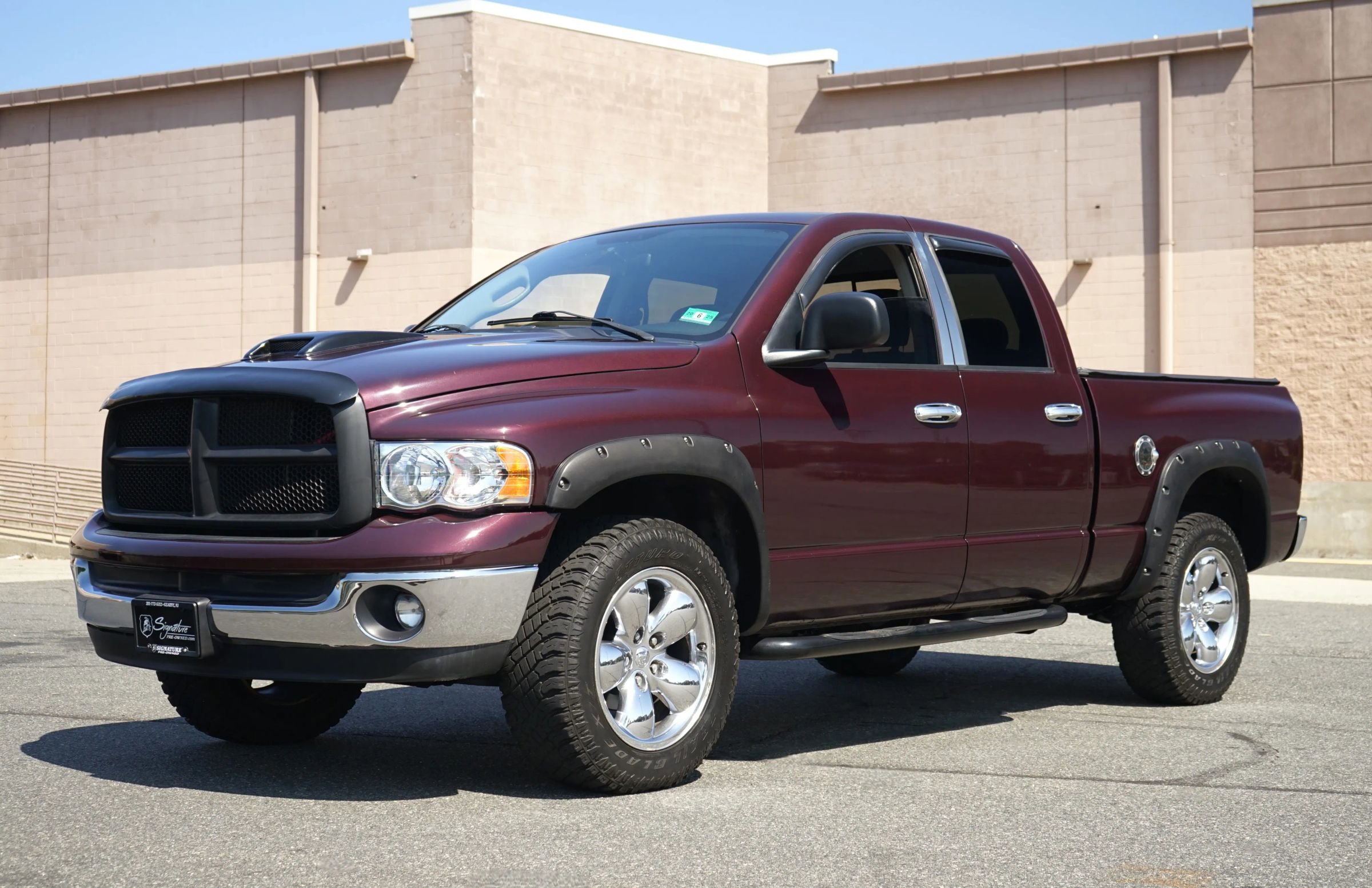 Used 2005 Dodge Ram 1500 Truck SLT image 2