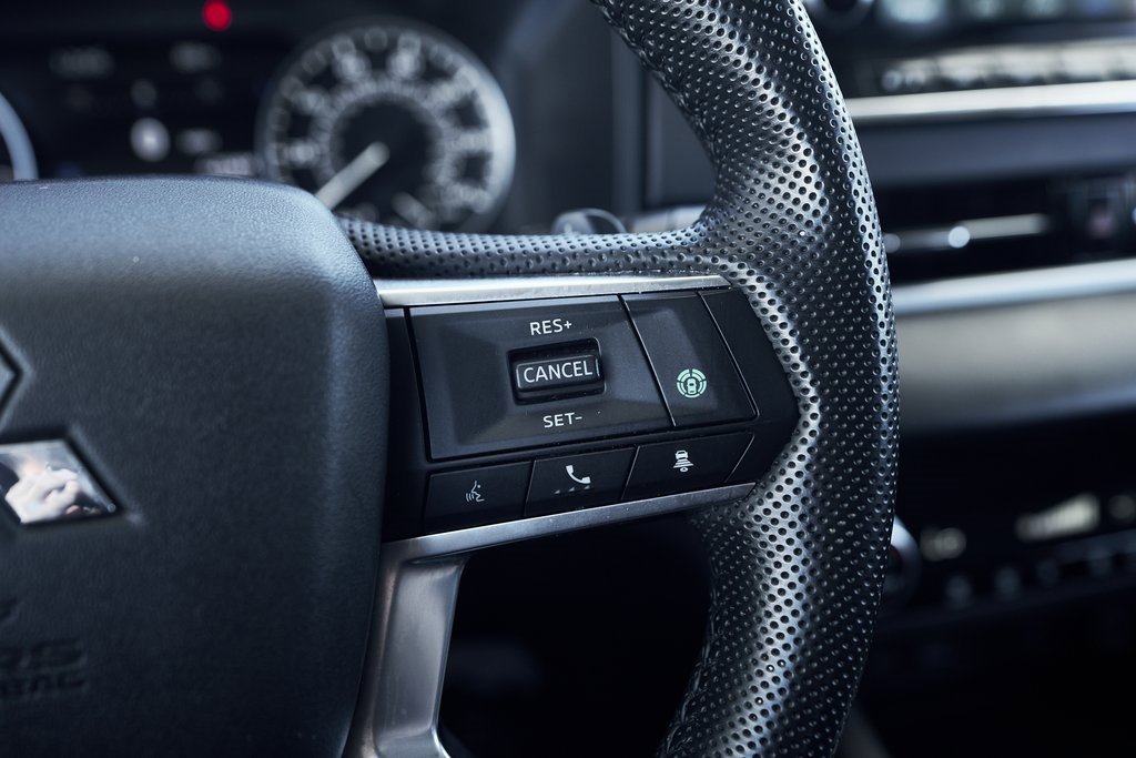 Used 2024 Mitsubishi Outlander SE image 35