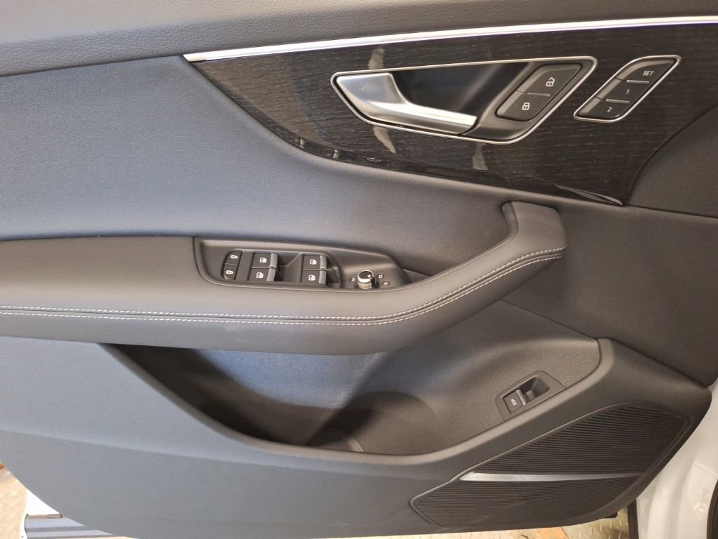 New 2025 Audi Q7 3.0T Premium Plus image 4