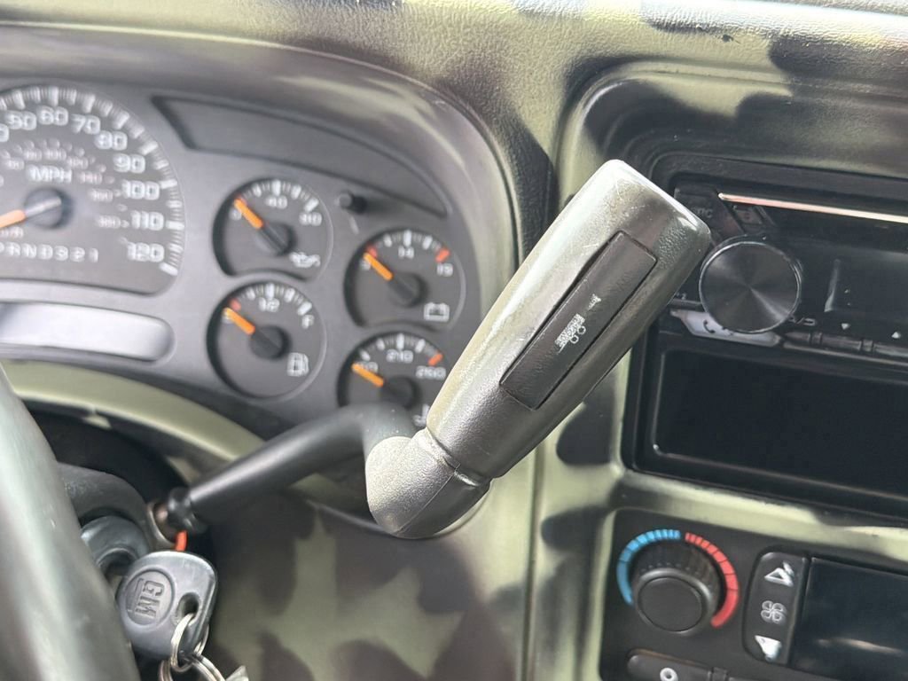 Used 2006 Chevrolet Silverado 1500 LT w/ Light Duty Power Package image 17