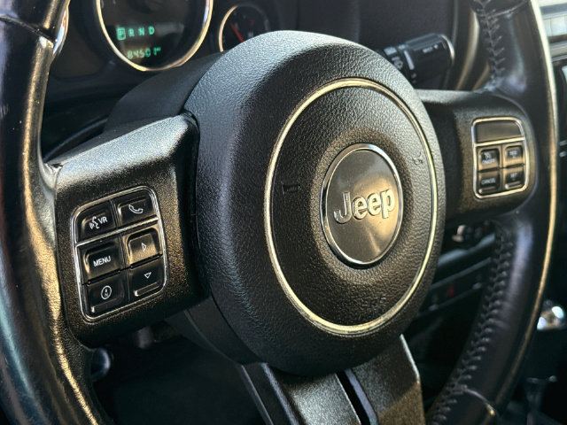 Used 2015 Jeep Wrangler Unlimited Sahara w/ Max Tow Package AWD/4WD image 30