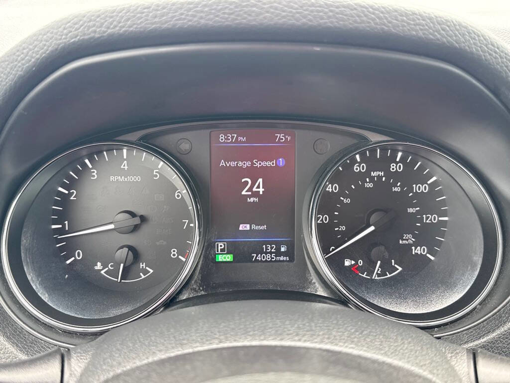 Used 2019 Nissan Rogue S w/ Special Edition Package FWD image 14