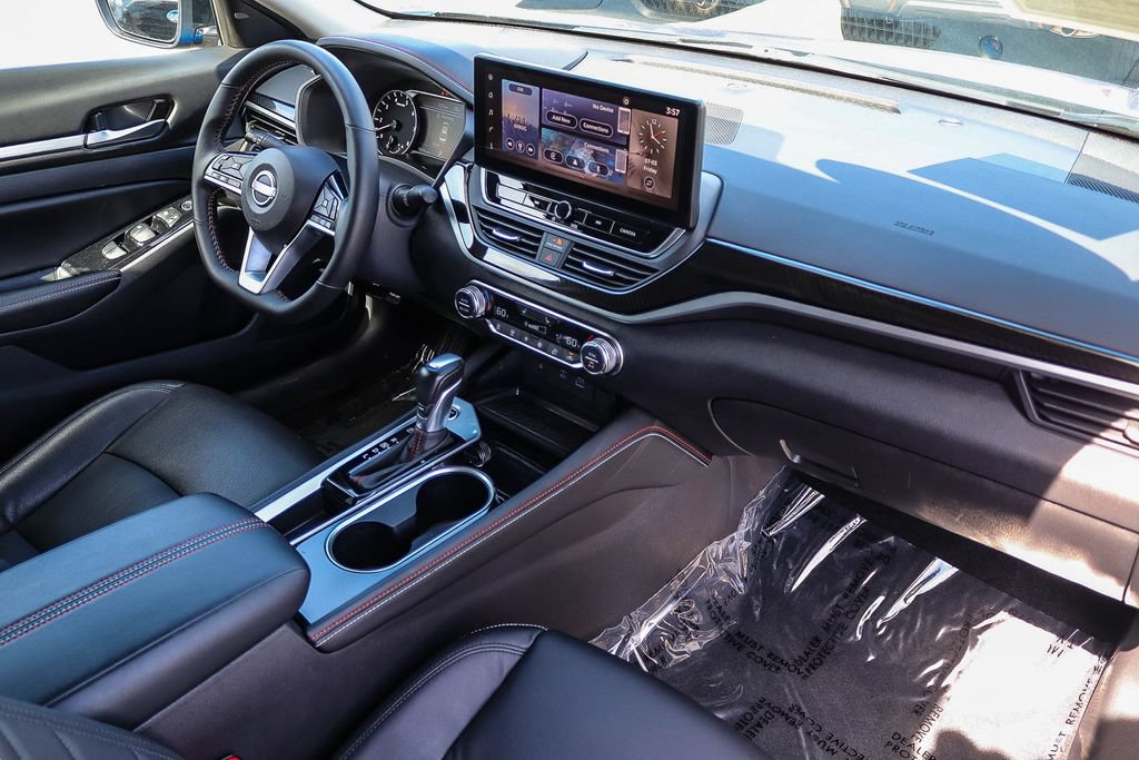 Used 2025 Nissan Altima 2.5 SR w/ SR Premium Package FWD image 17