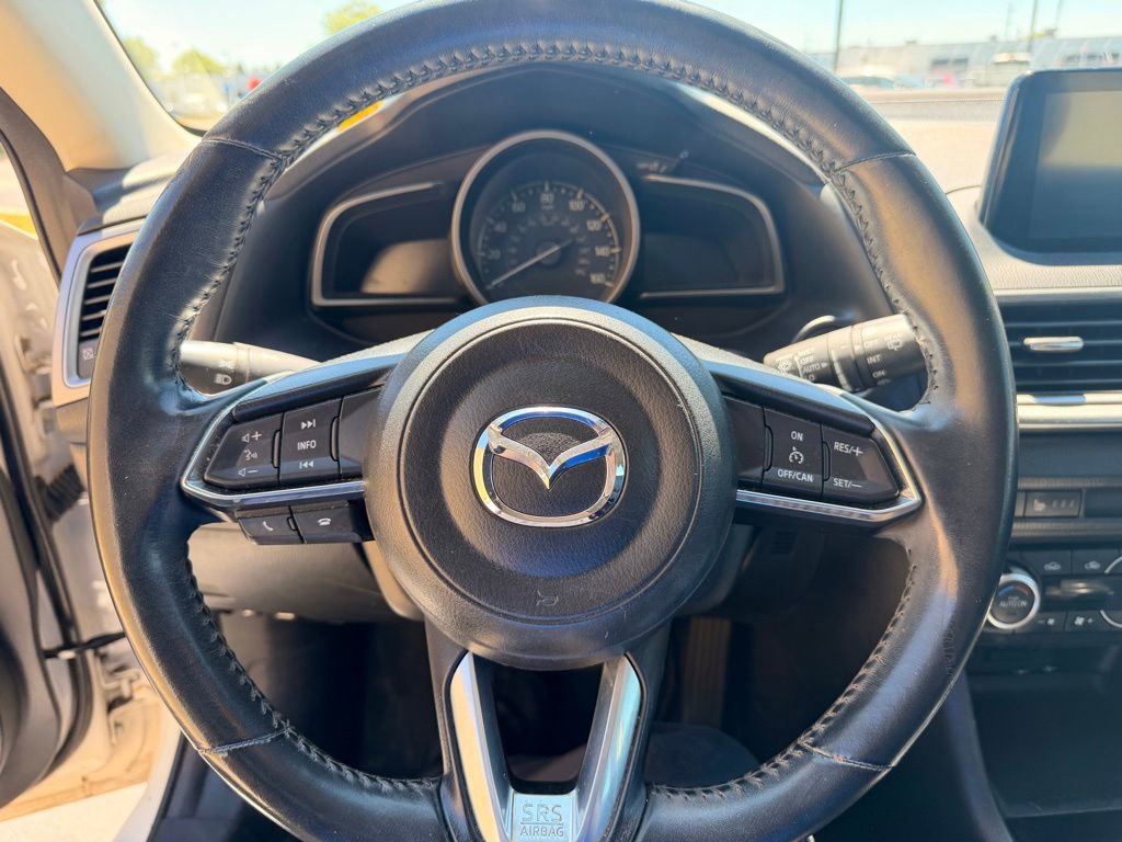 Used 2018 MAZDA MAZDA3 Touring FWD image 17