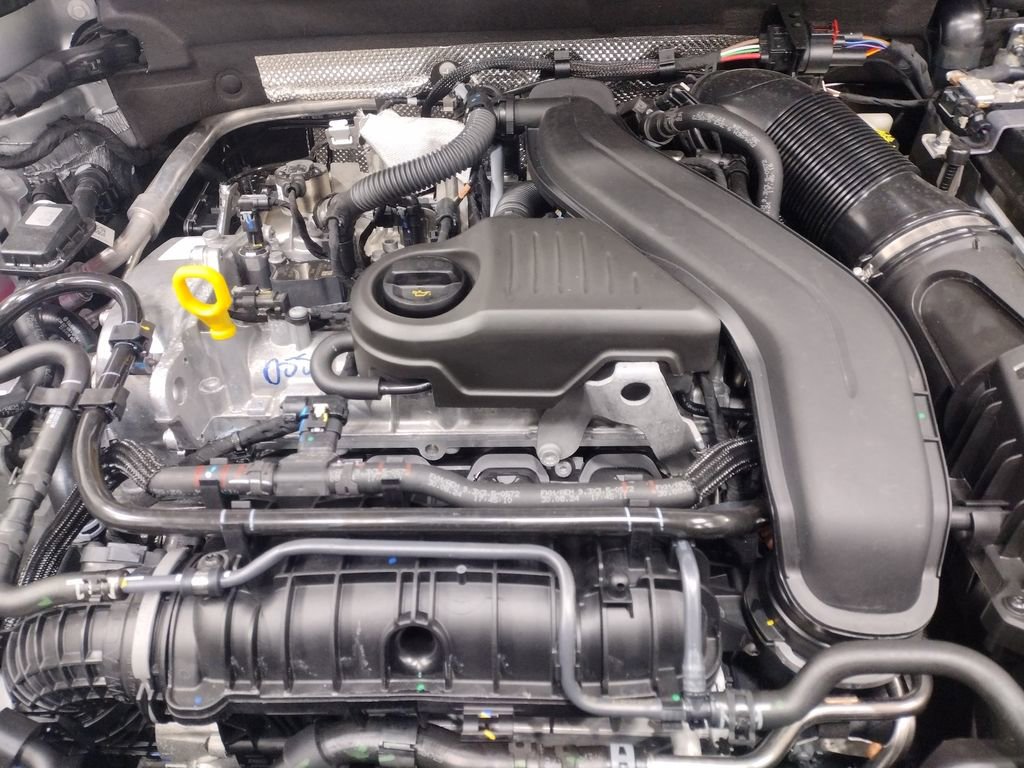 New 2025 Volkswagen Taos SE image 6