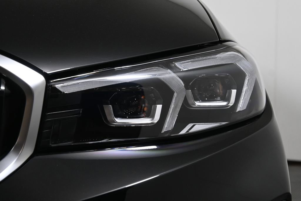 Certified 2025 BMW 330i xDrive Sedan w/ Premium Package image 11