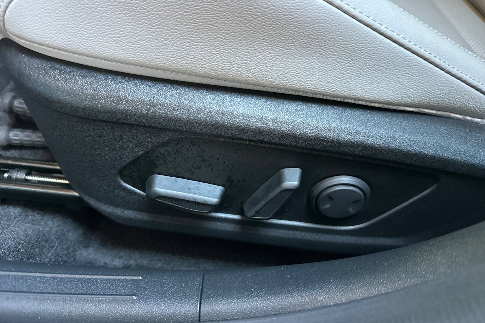 Used 2025 Hyundai Elantra Limited FWD image 15