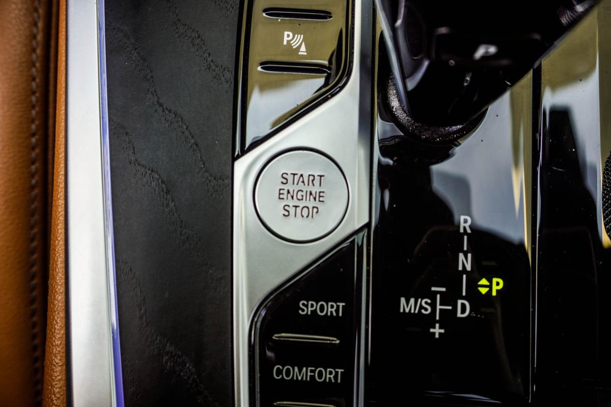 Used 2022 BMW X7 xDrive40i w/ M Sport Package image 22