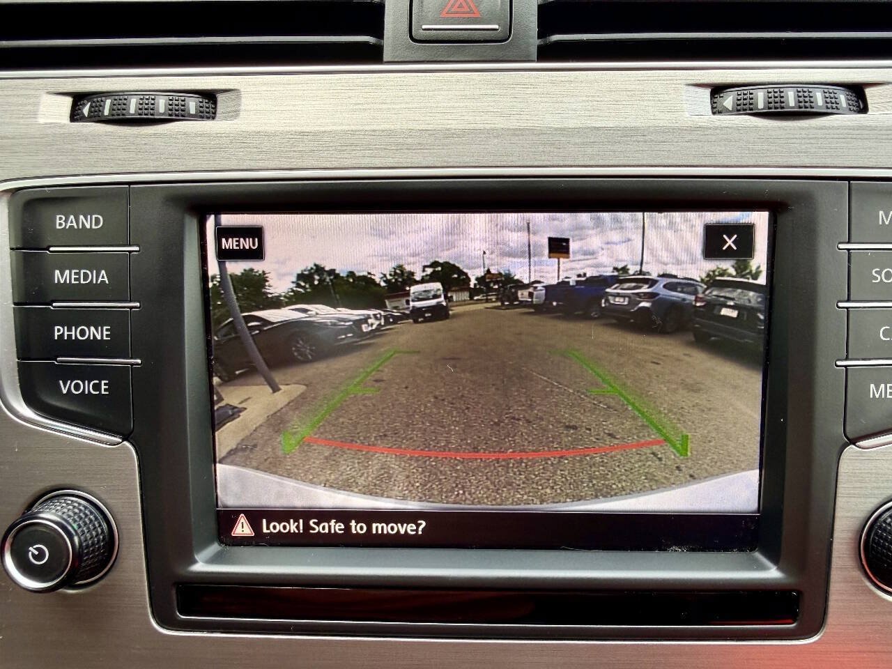 Used 2017 Volkswagen Golf SE FWD image 41