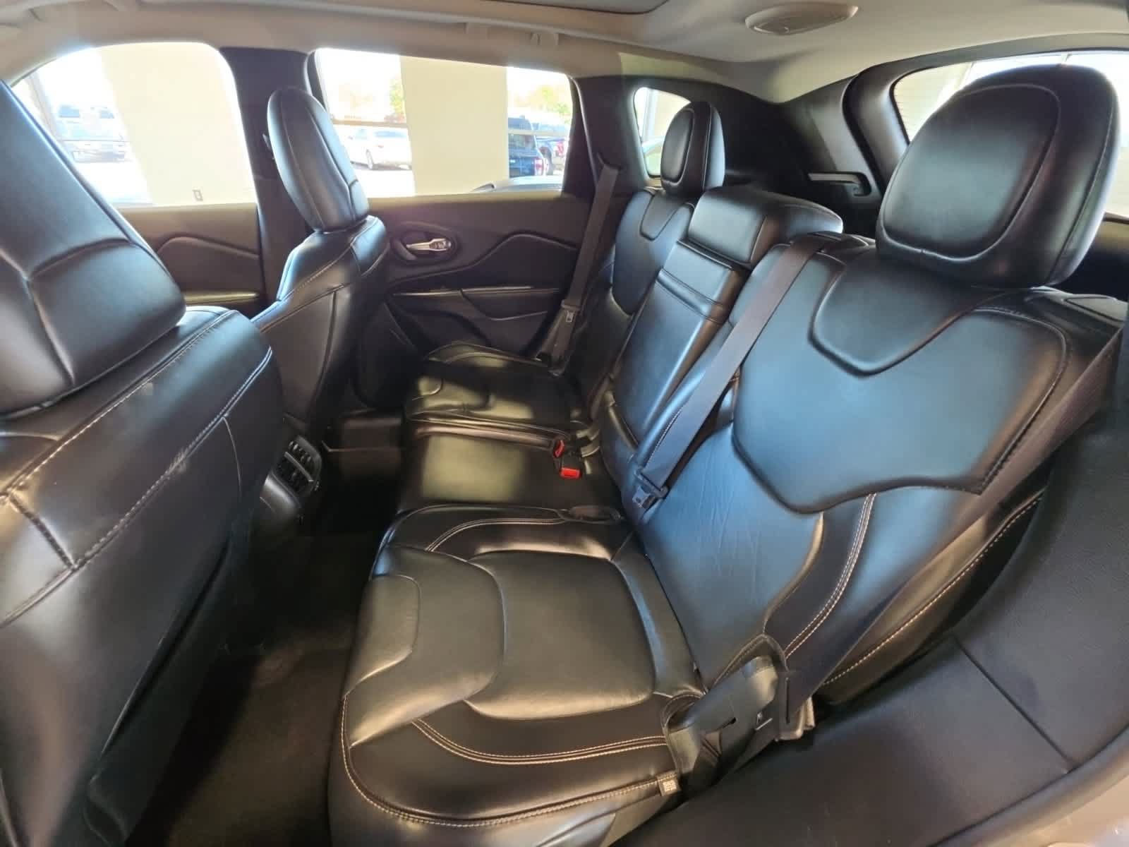 Used 2016 Jeep Cherokee High Altitude AWD/4WD image 32